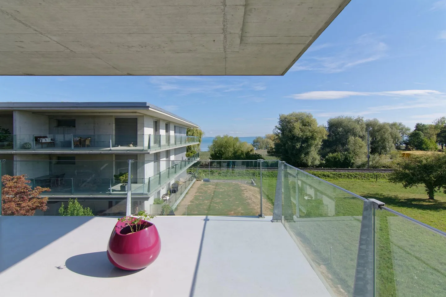 Appartement en copropriété de 3,5 à 5,5 pièces avec vue sur le lac - Photo 1 sur 23