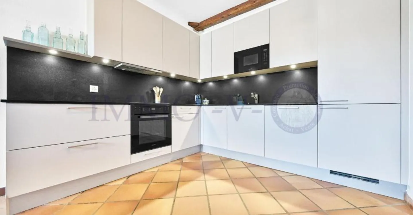 SPACIEUX AVEC CACHET ET EMPLACEMENT IDEAL - MEUBLE - Photo 4 sur 7