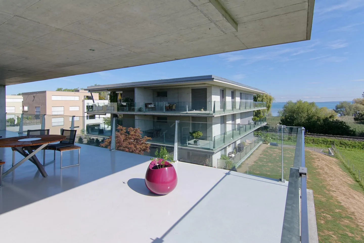 Appartement en copropriété de 3,5 à 5,5 pièces avec vue sur le lac - Photo 13 sur 23