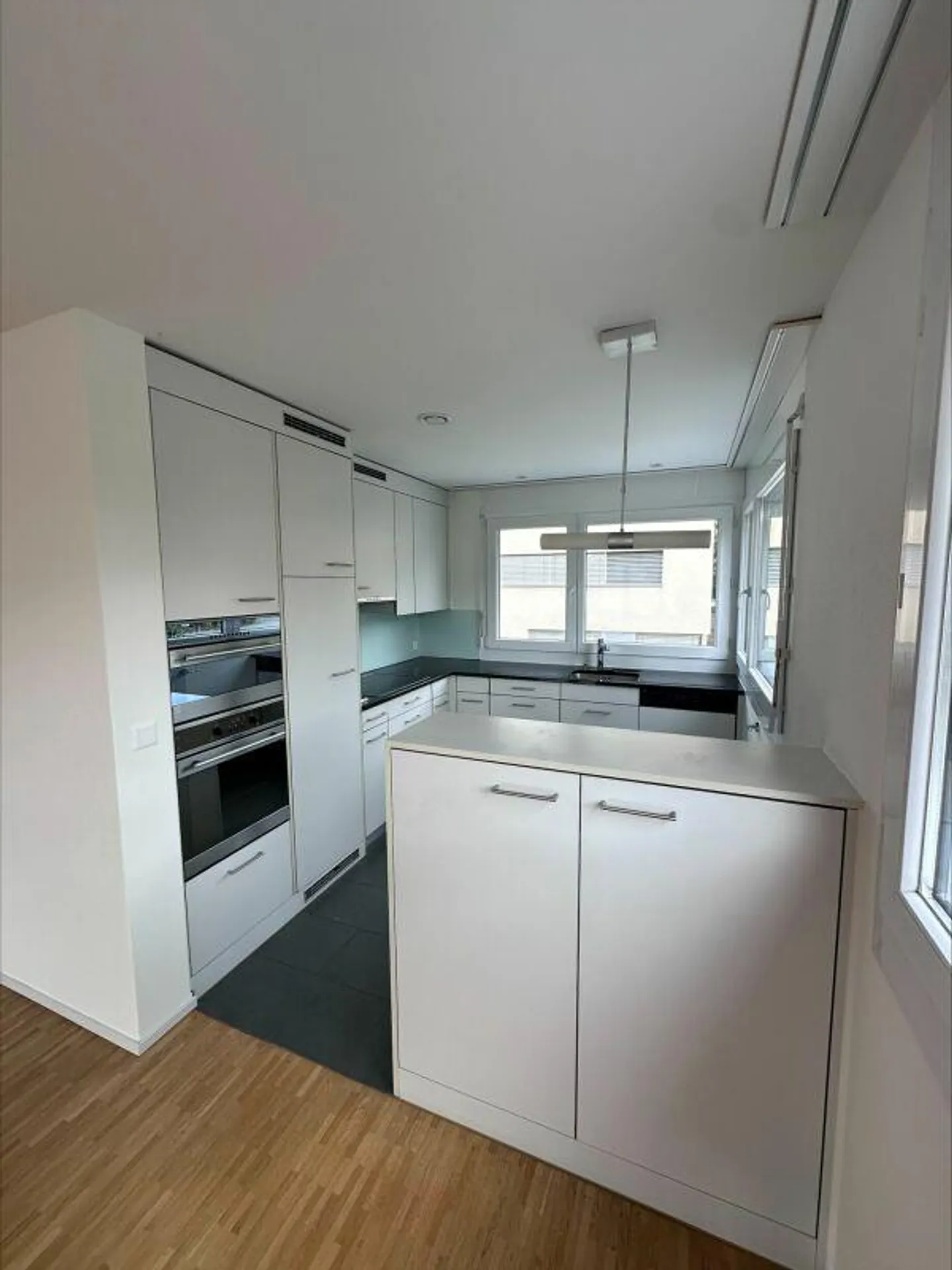 Helle 4.5-Zimmer-Wohnung - Foto 4 von 12