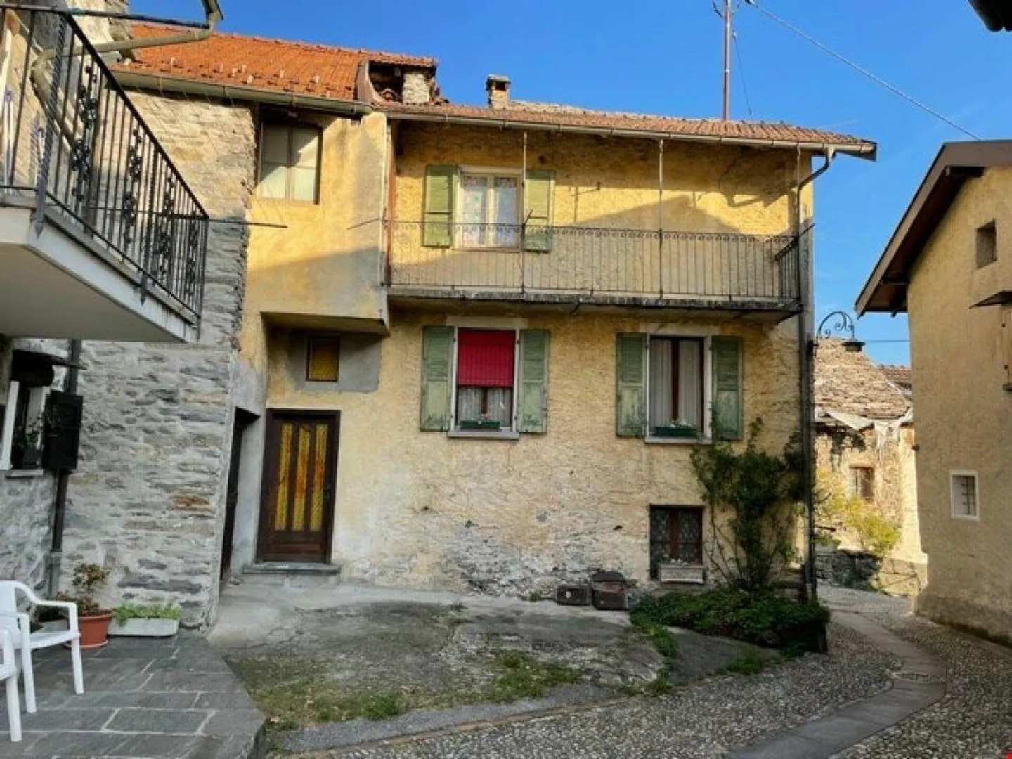 GORDOLA ( KERN ) - IN VENDITA CASA TICINESE DA RISTRUTTURARE - Foto 2 di 13