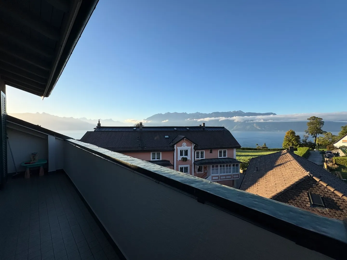 Appartamento di 3,5 locali con magnifica vista sul lago - Foto 1 di 9