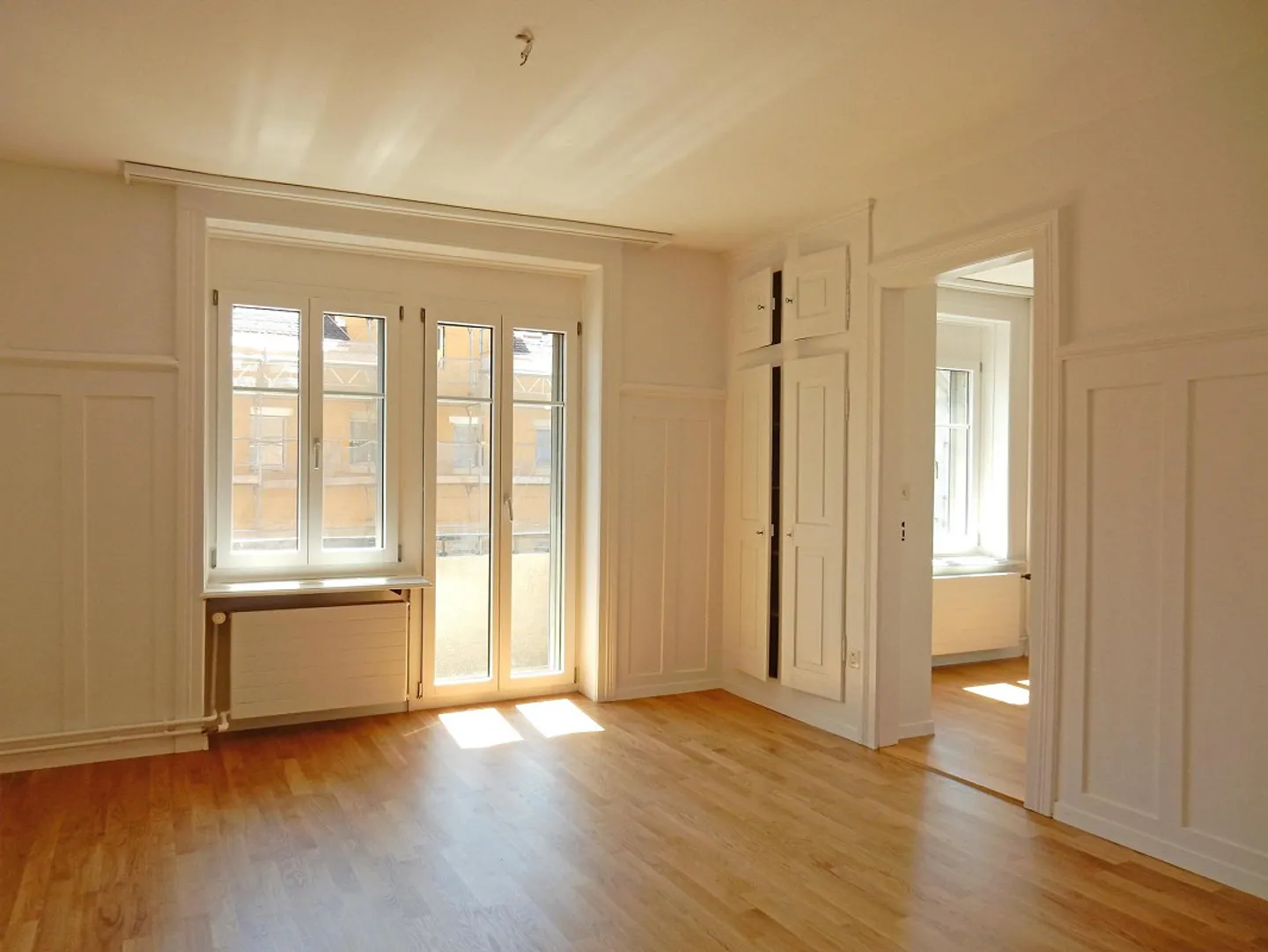 Charming 4.5 Room Apartment in the City Center - Also Suitable as Office or Practice - Photo 2 of 9