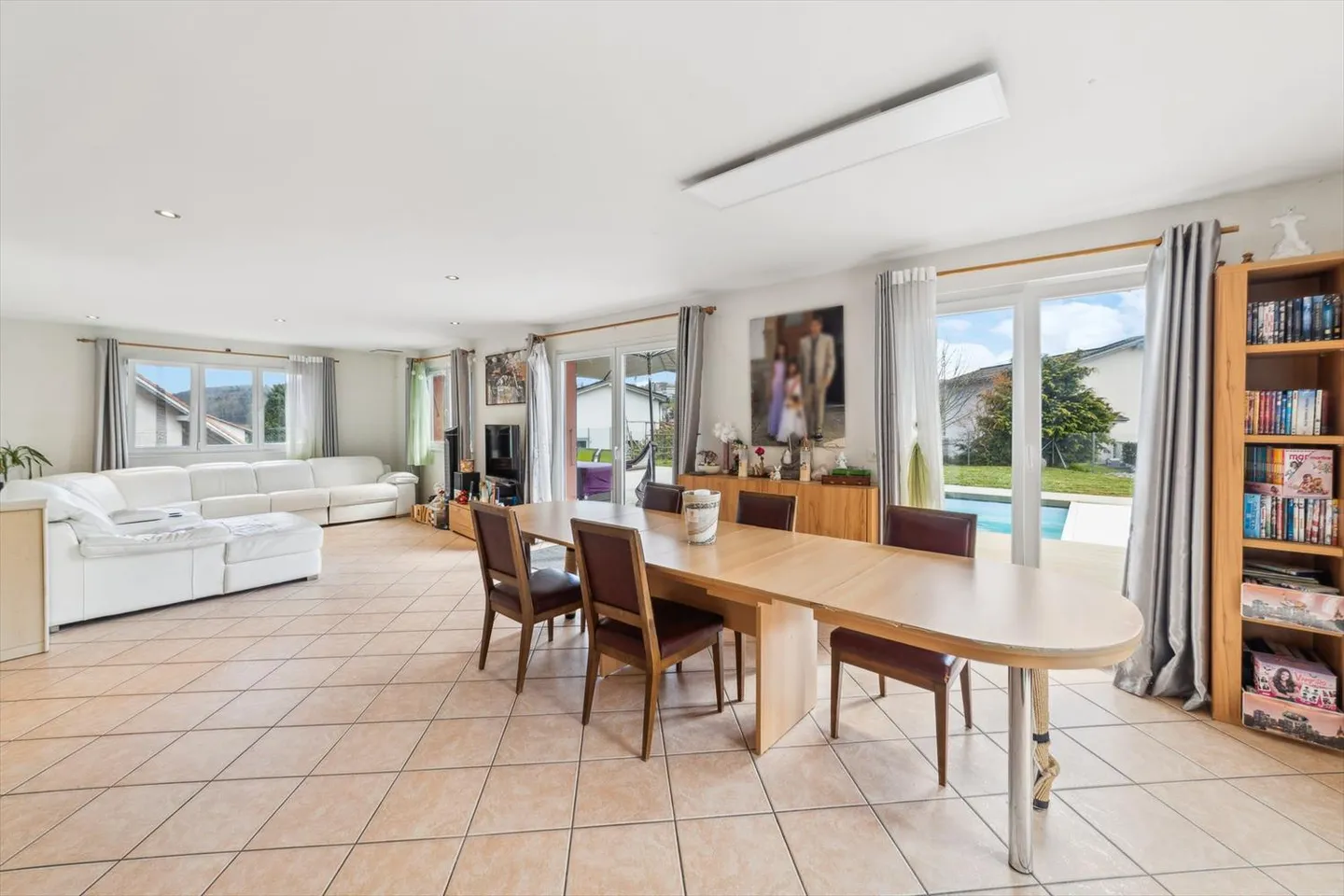 Wunderschöne individuelle Villa mit Schwimmbad - Foto 3 von 12