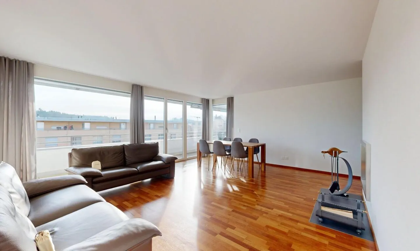 Appartement lumineux avec double salle de bains - Photo 2 sur 11