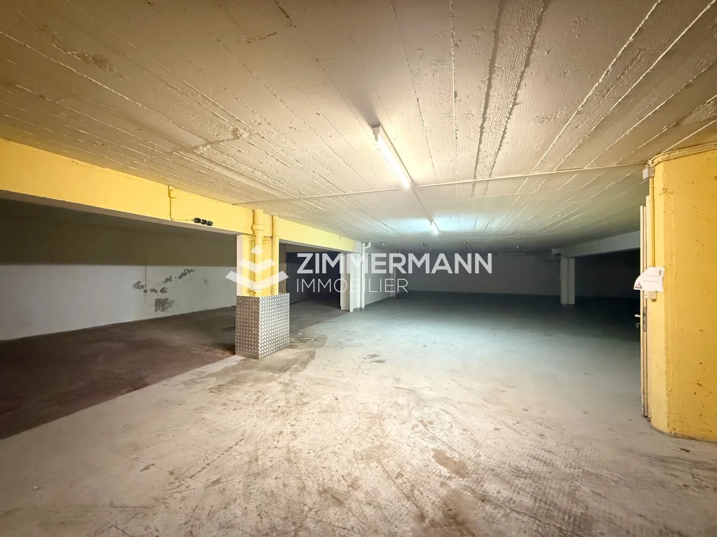 Espace de Stockage de 637 m² à Montbrillant ! - Photo 3 sur 9