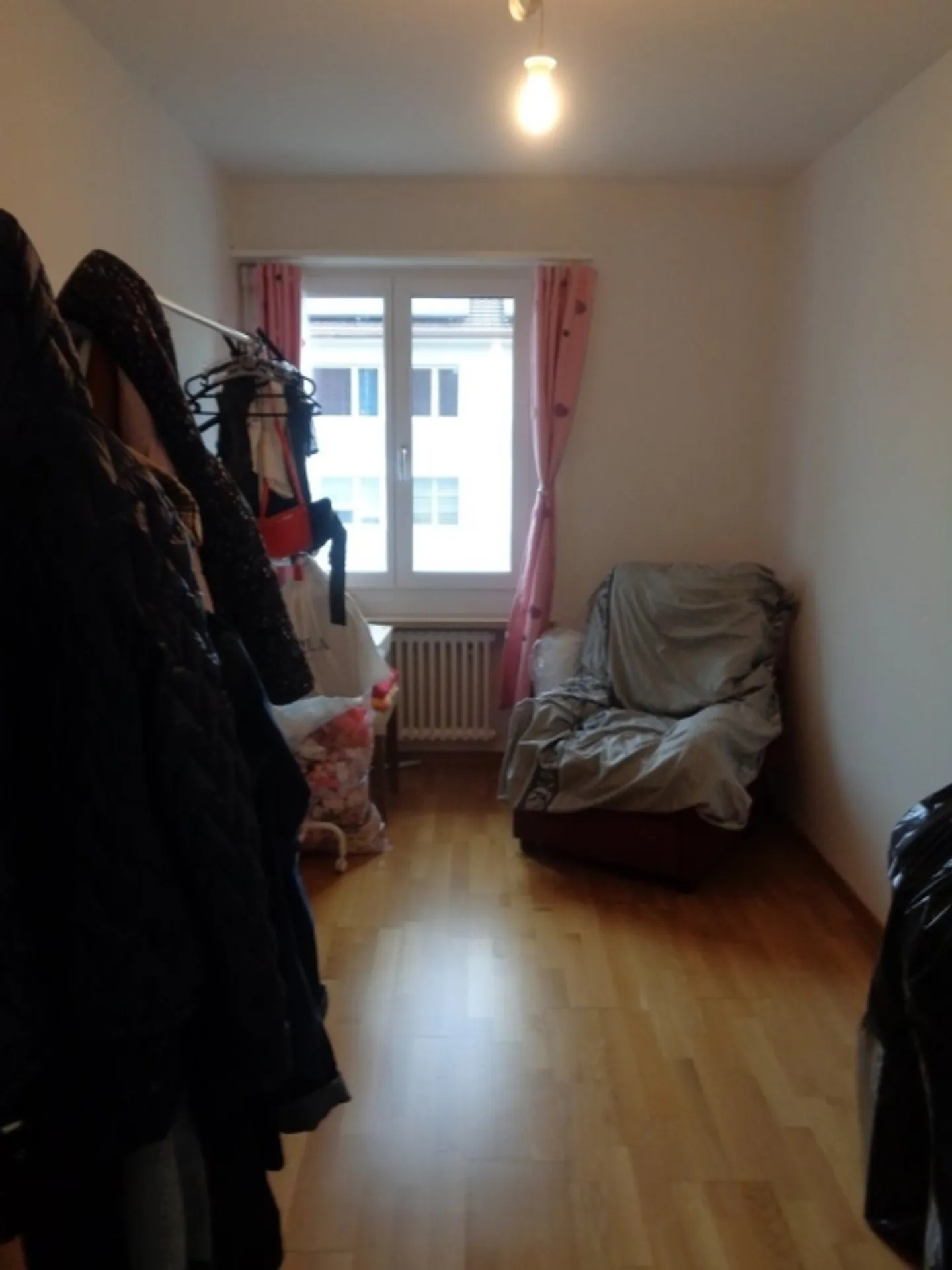 À la recherche d'un appartement lumineux et beau de 3,5 pièces à Bassersdorf - Photo 3 sur 11