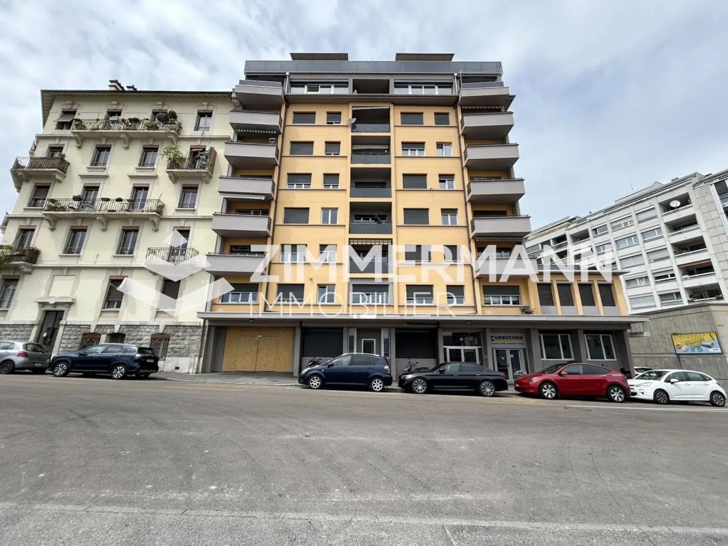 Espace de Stockage de 637 m² à Montbrillant ! - Photo 1 sur 9