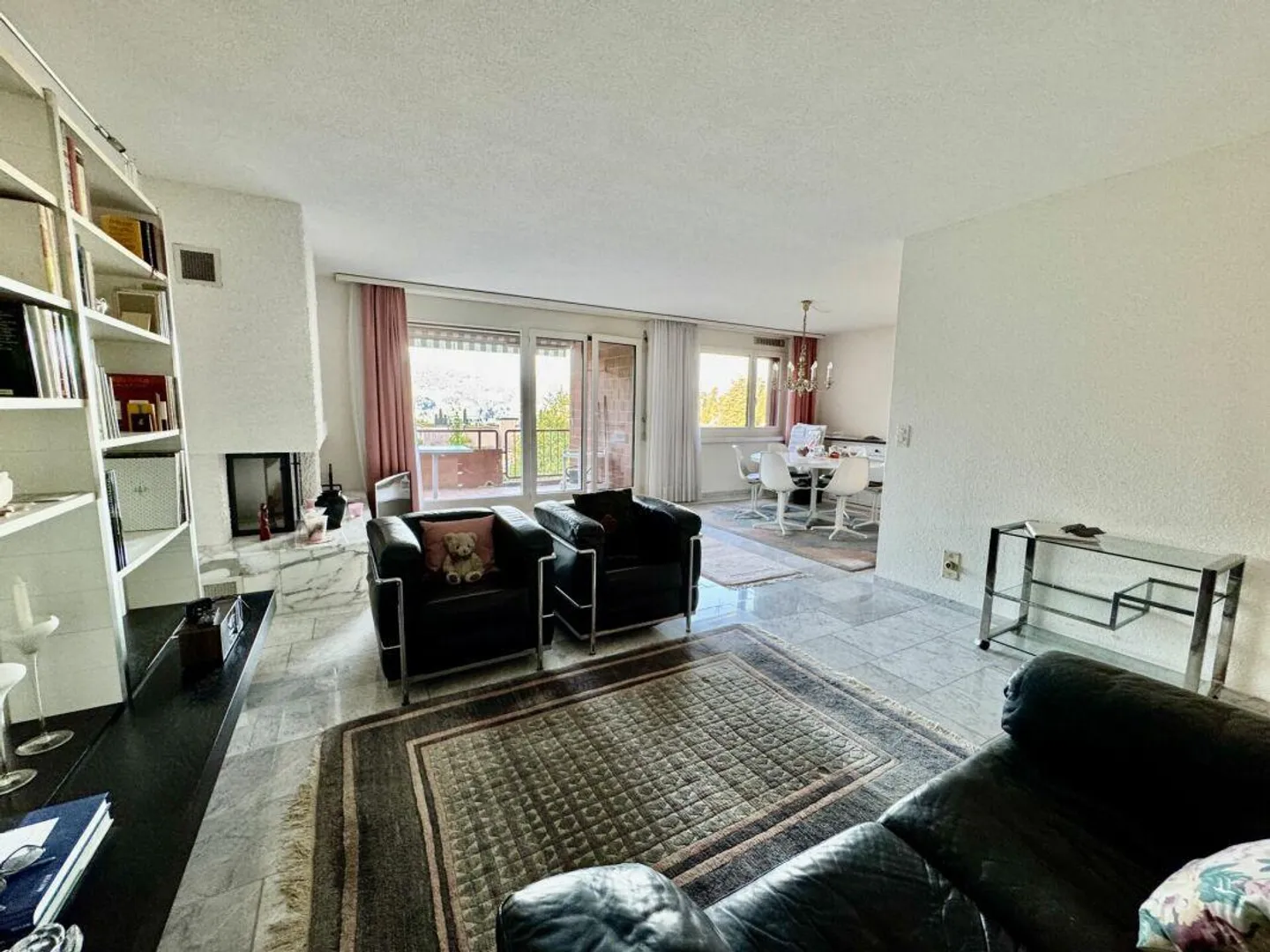 Appartement ensoleillé avec vue panoramique dans le meilleur emplacement au cœur de la Suisse - Photo 6 sur 11