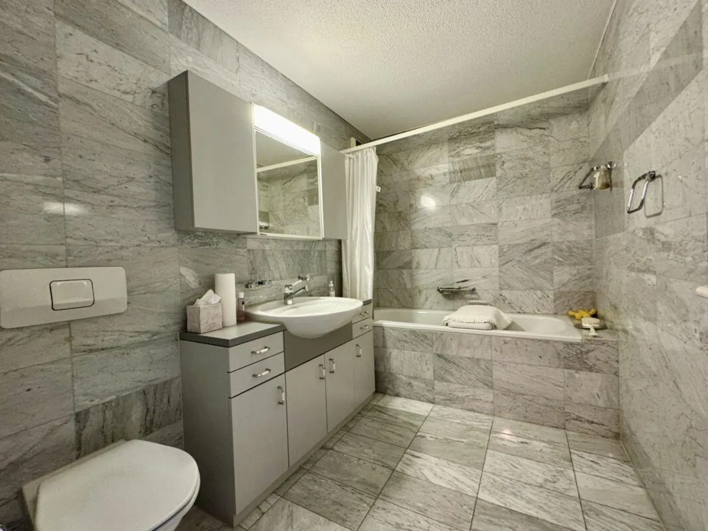 Appartement ensoleillé avec vue panoramique dans le meilleur emplacement au cœur de la Suisse - Photo 9 sur 11