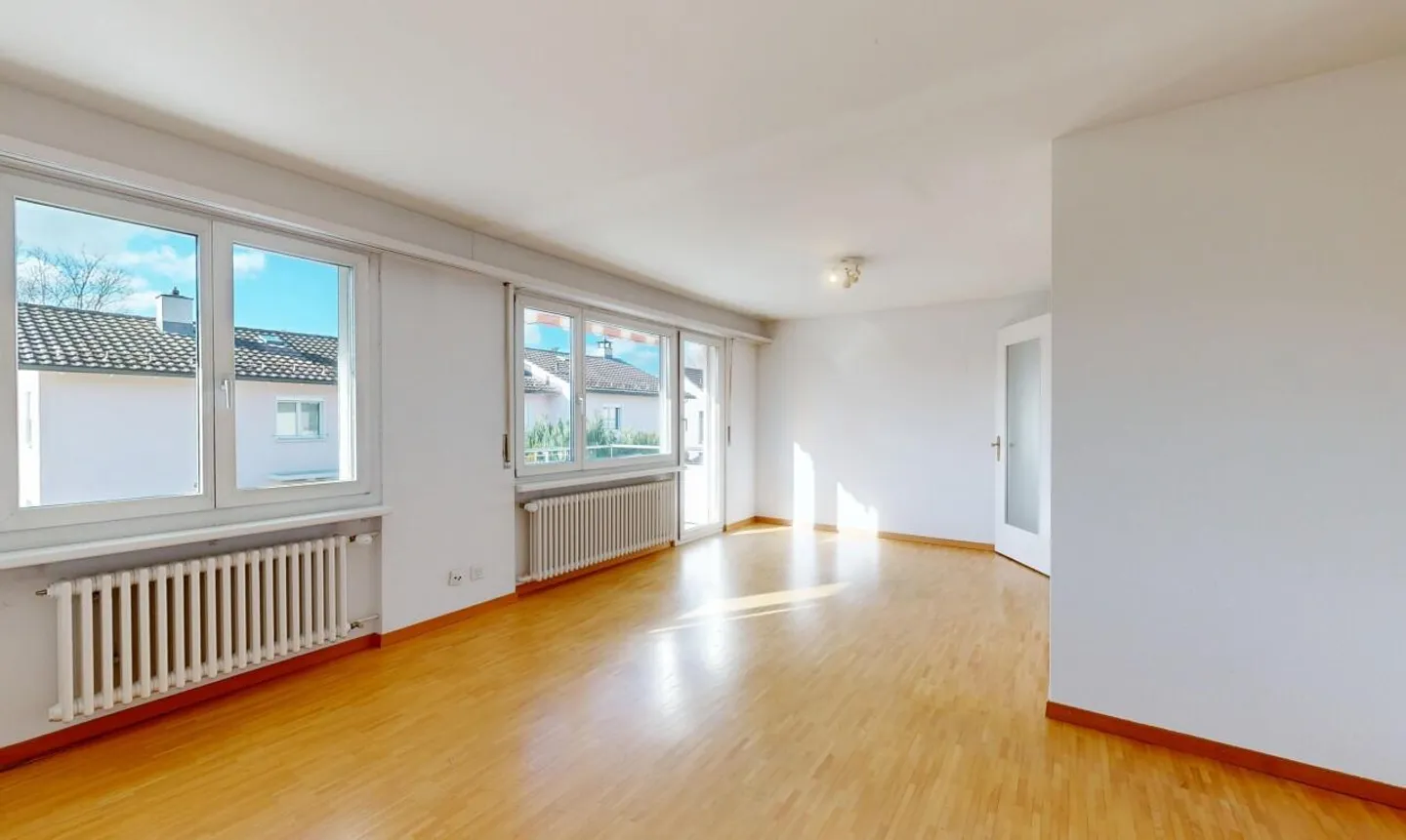 Sunny Living Happiness: 5-Room Corner Terraced House in the City of Winterthur - Photo 8 of 11