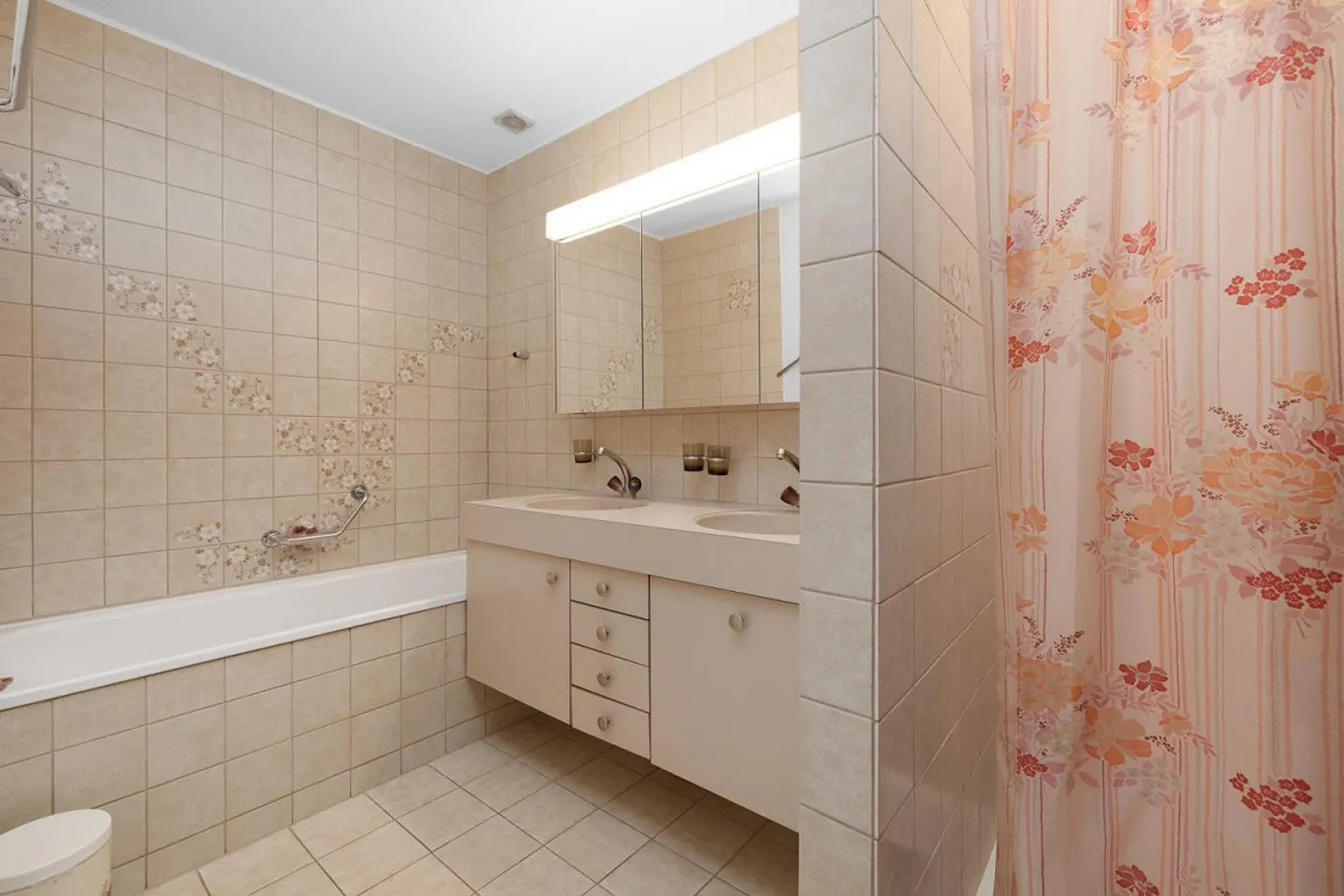 A casa nel centro del villaggio - Foto 7 di 10