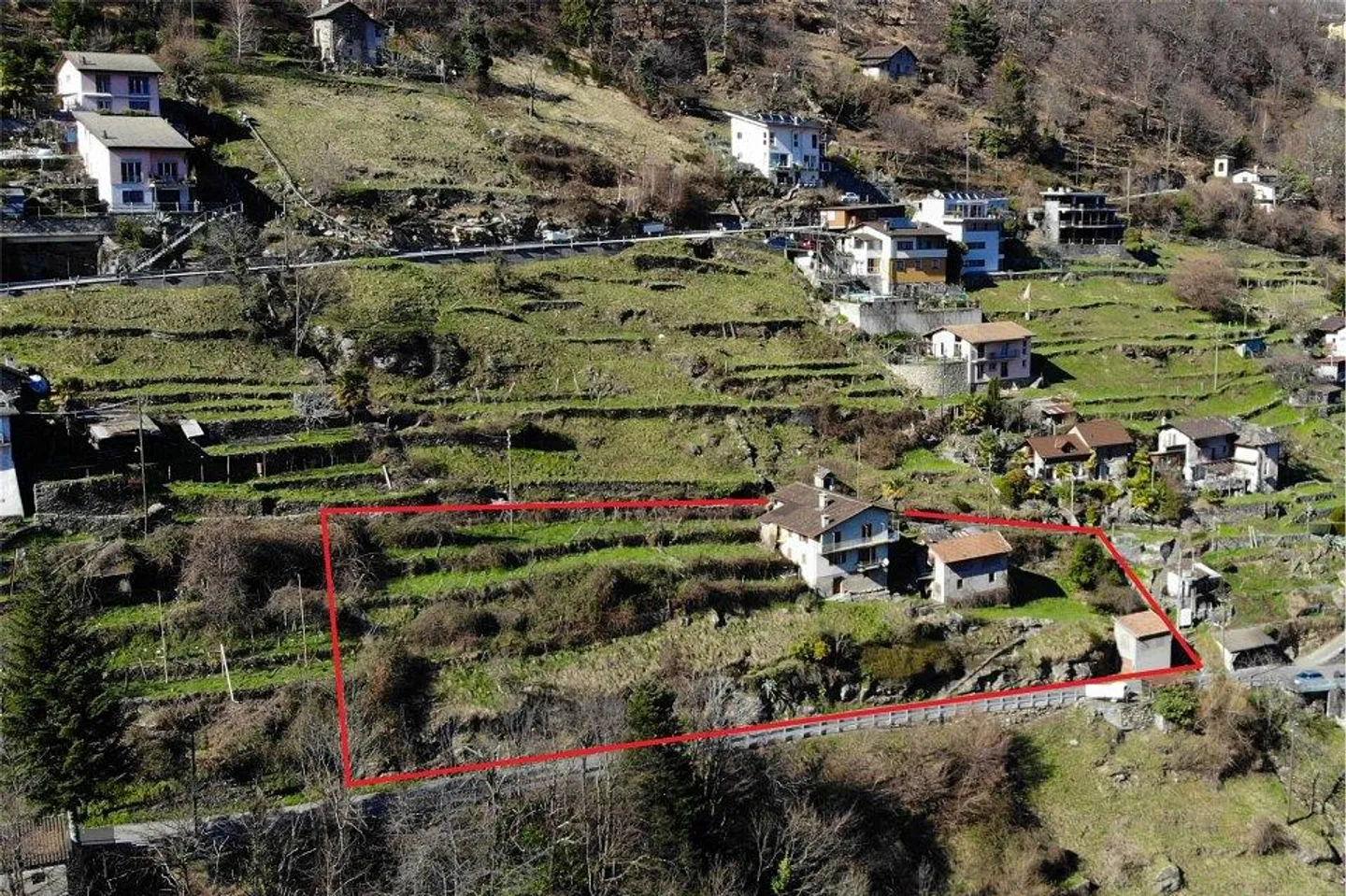 Maison tessinoise avec terrain - Photo 1 sur 13