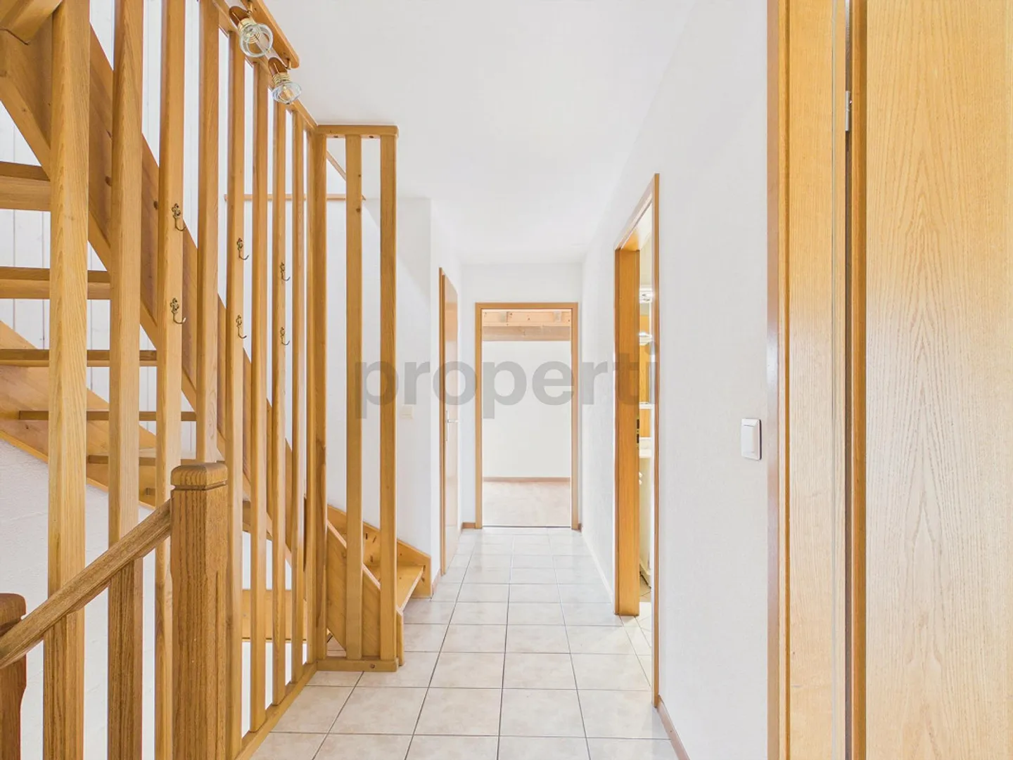 Casa familiare con giardino a 15 minuti da Losanna - Foto 5 di 14