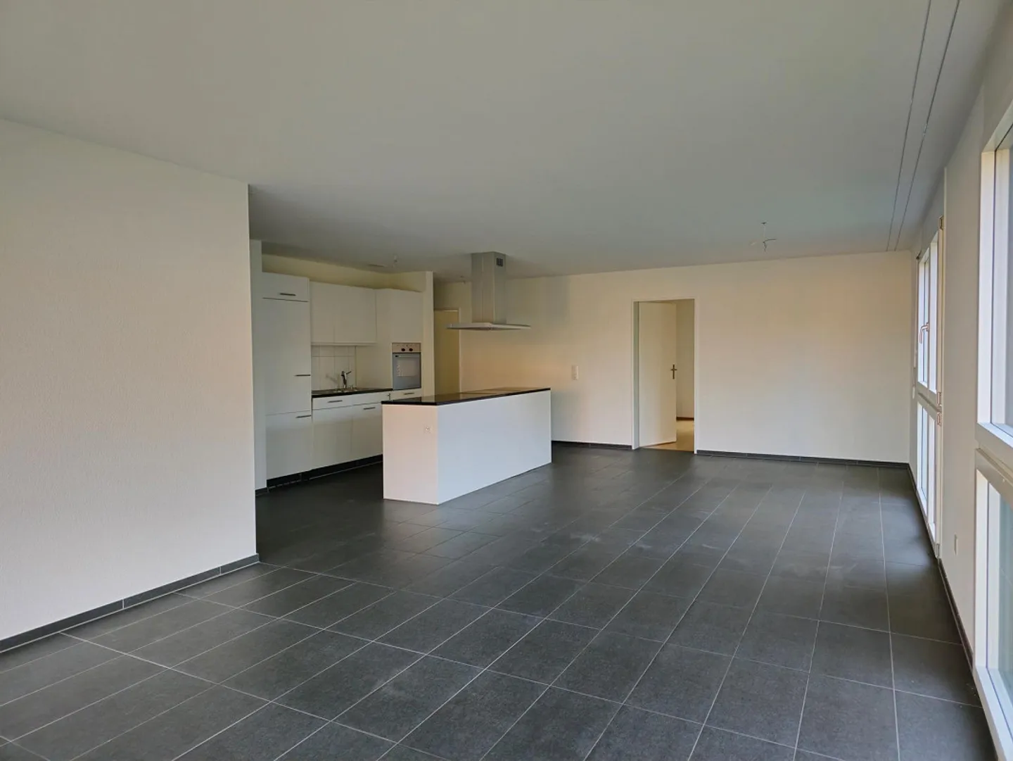 Ampio appartamento di 4,5 locali in un ambiente attraente - Foto 4 di 10