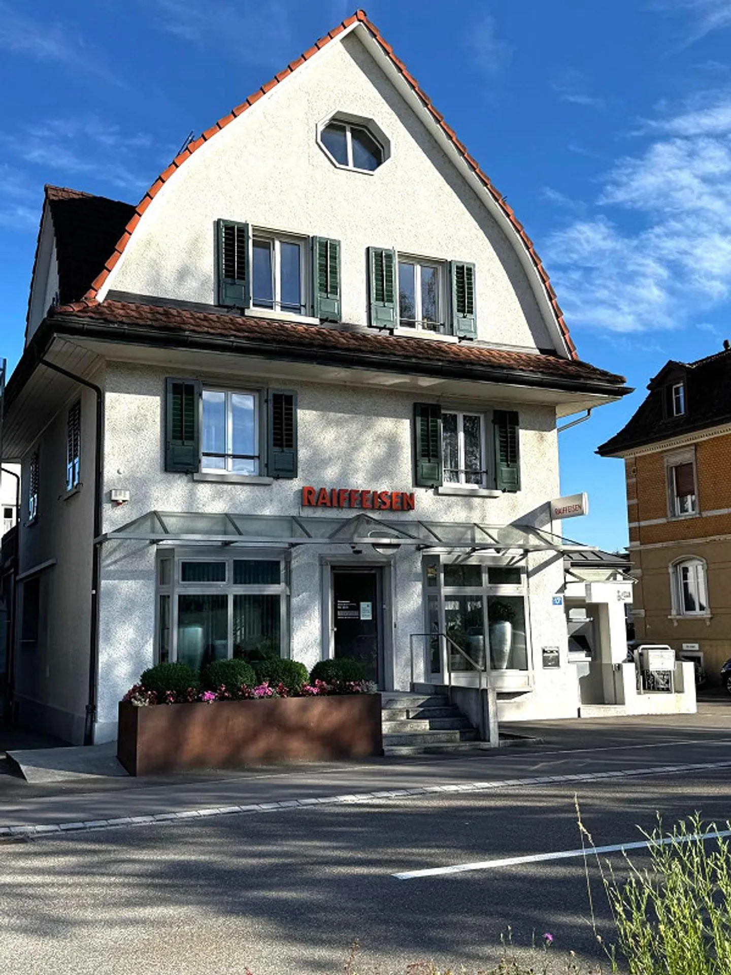 Residential and commercial building in a central location in Erlen - Photo 1 of 11