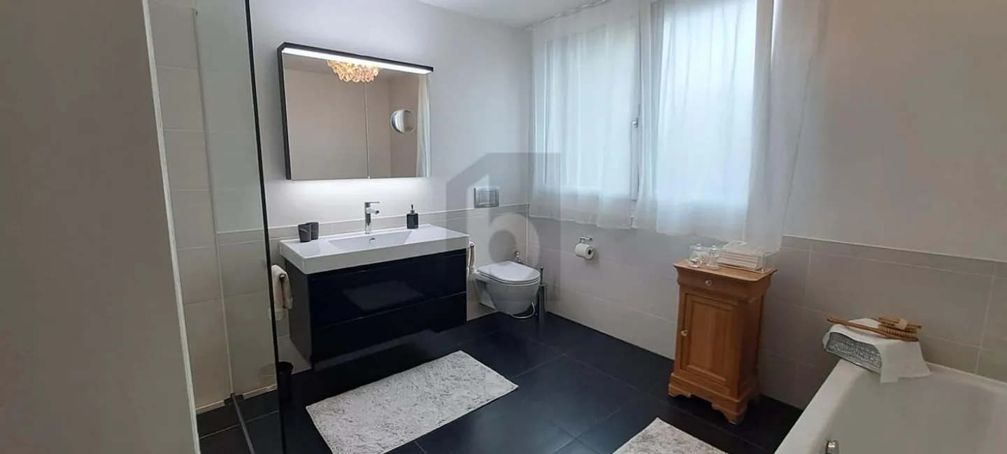 LUXURY AND BEST QUALITY ON TWO FLOORS - Photo 4 of 5
