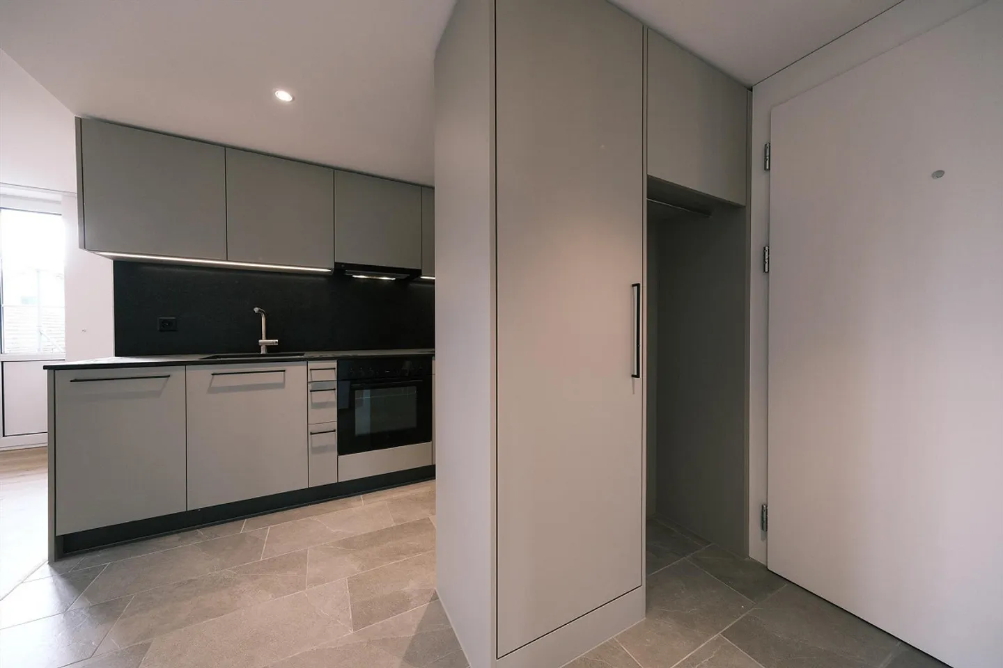 Residential and commercial building in a central location in Erlen - Photo 4 of 11