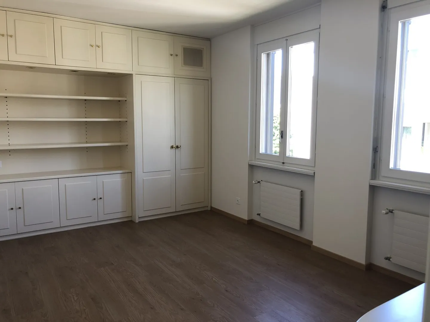 ELEGANT APARTMENT SURROUNDED BY GREENERY JUST STEPS FROM THE CENTER - Photo 13 of 19