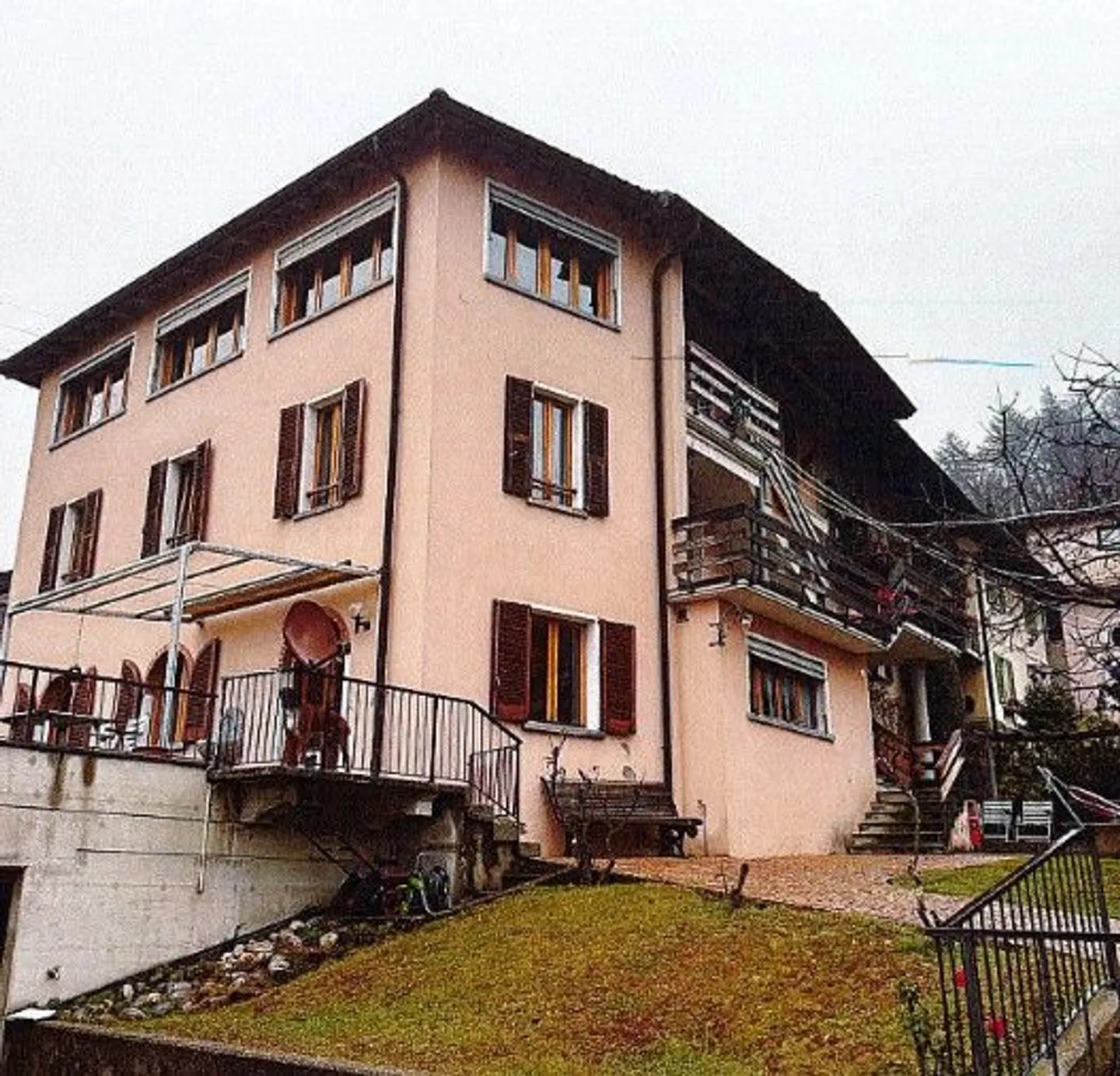 Residential building for sale - Photo 1 of 13