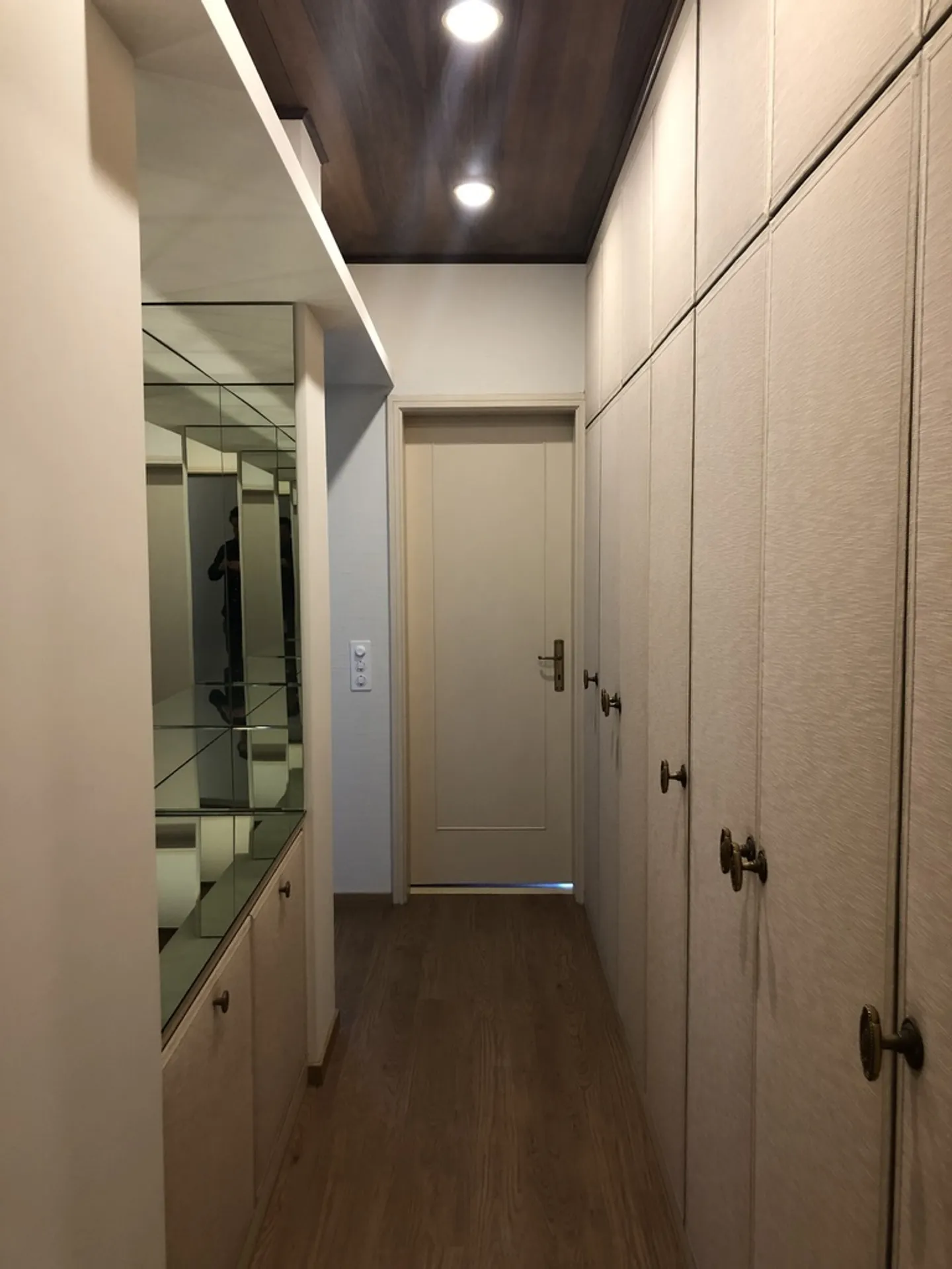 ELEGANT APARTMENT SURROUNDED BY GREENERY JUST STEPS FROM THE CENTER - Photo 15 of 19