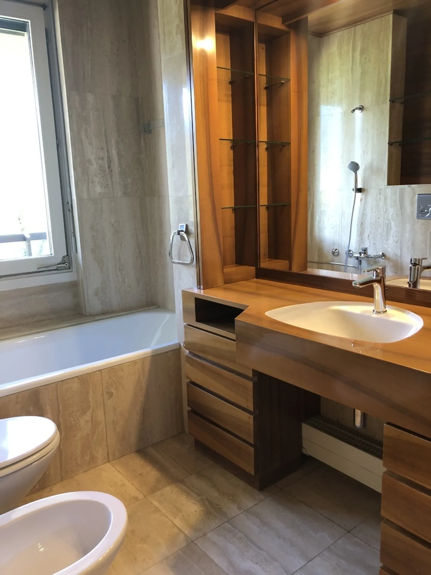 ELEGANT APARTMENT SURROUNDED BY GREENERY JUST STEPS FROM THE CENTER - Photo 16 of 19