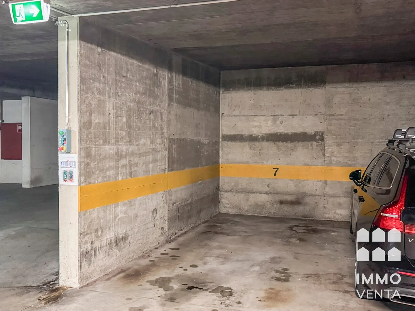 Place de parc souterraine dans un emplacement central à Bienne - Photo 4 sur 4