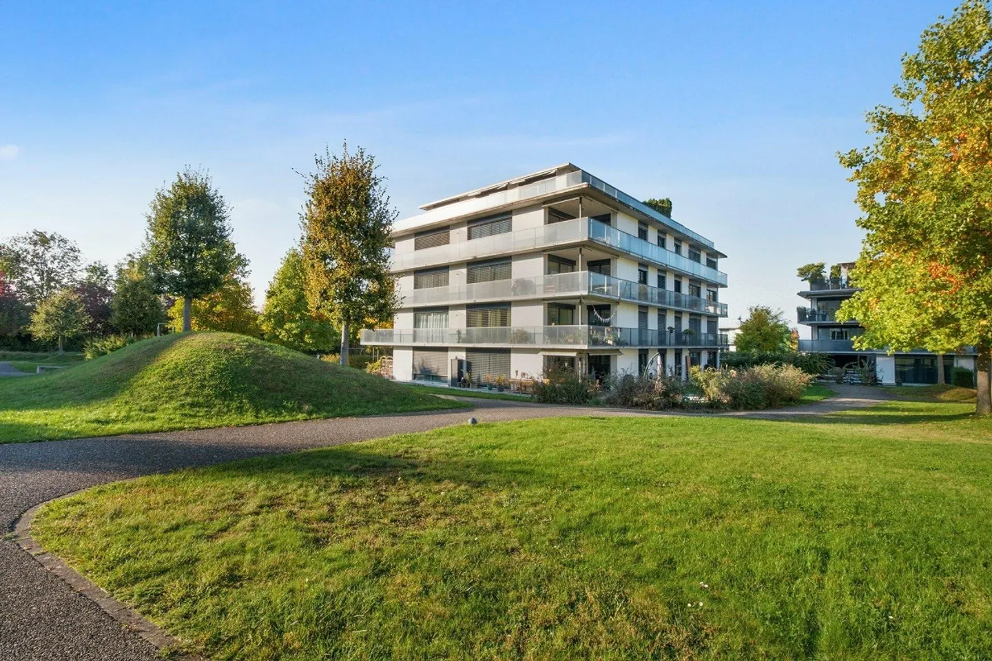 Praktische Einstellplätze - Foto 1 von 1