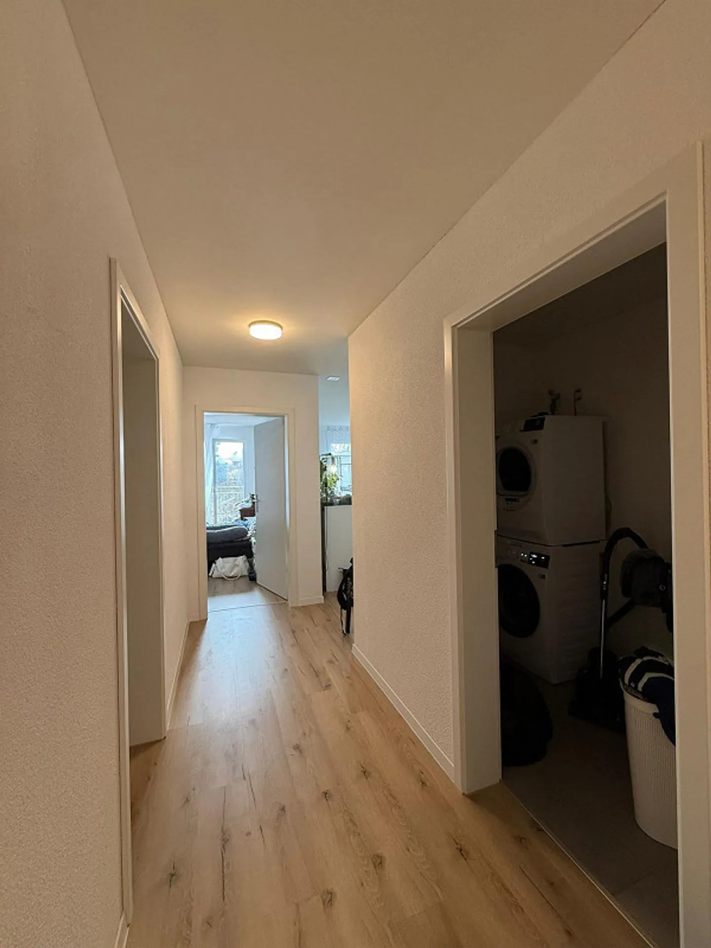 Looking for a new tenant for a spacious bright 2.5-room apartment - Photo 2 of 8