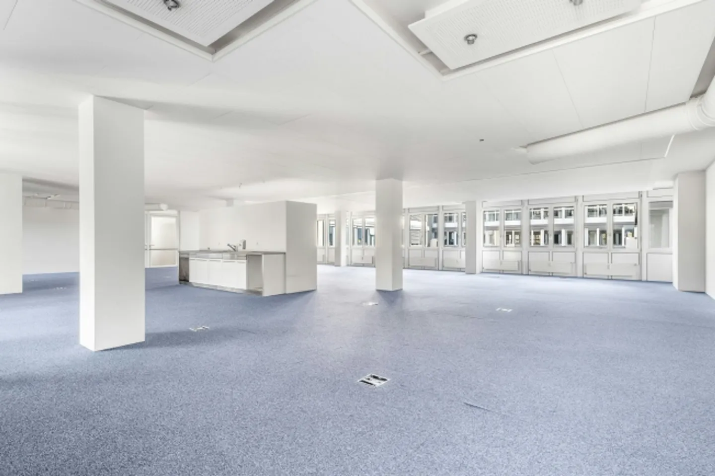 PLAZA | Espace commercial avec potentiel - 350 m² pour votre entreprise - Photo 3 sur 6
