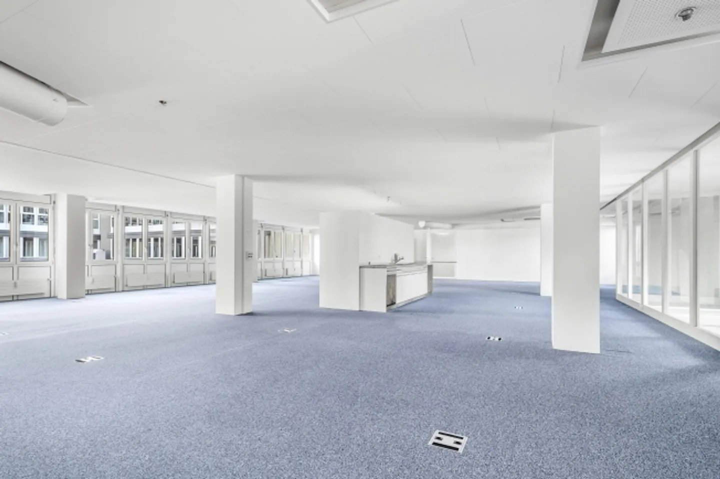 PLAZA | Espace commercial avec potentiel - 350 m² pour votre entreprise - Photo 4 sur 6
