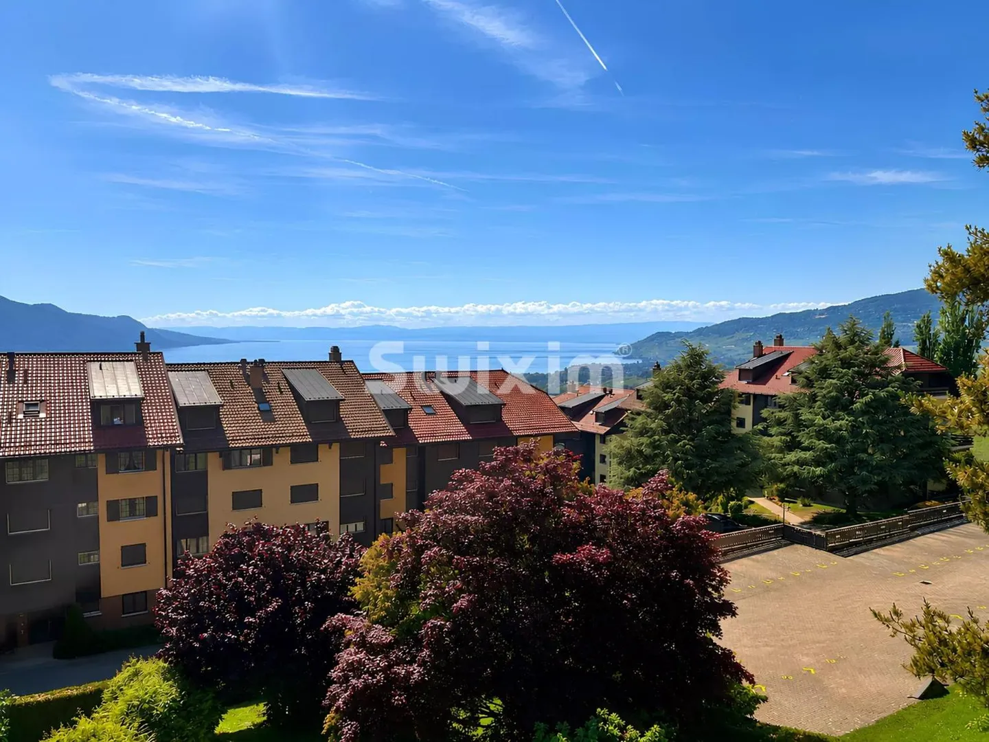 Appartement Charmant avec Vue sur le Lac - Photo 2 sur 5