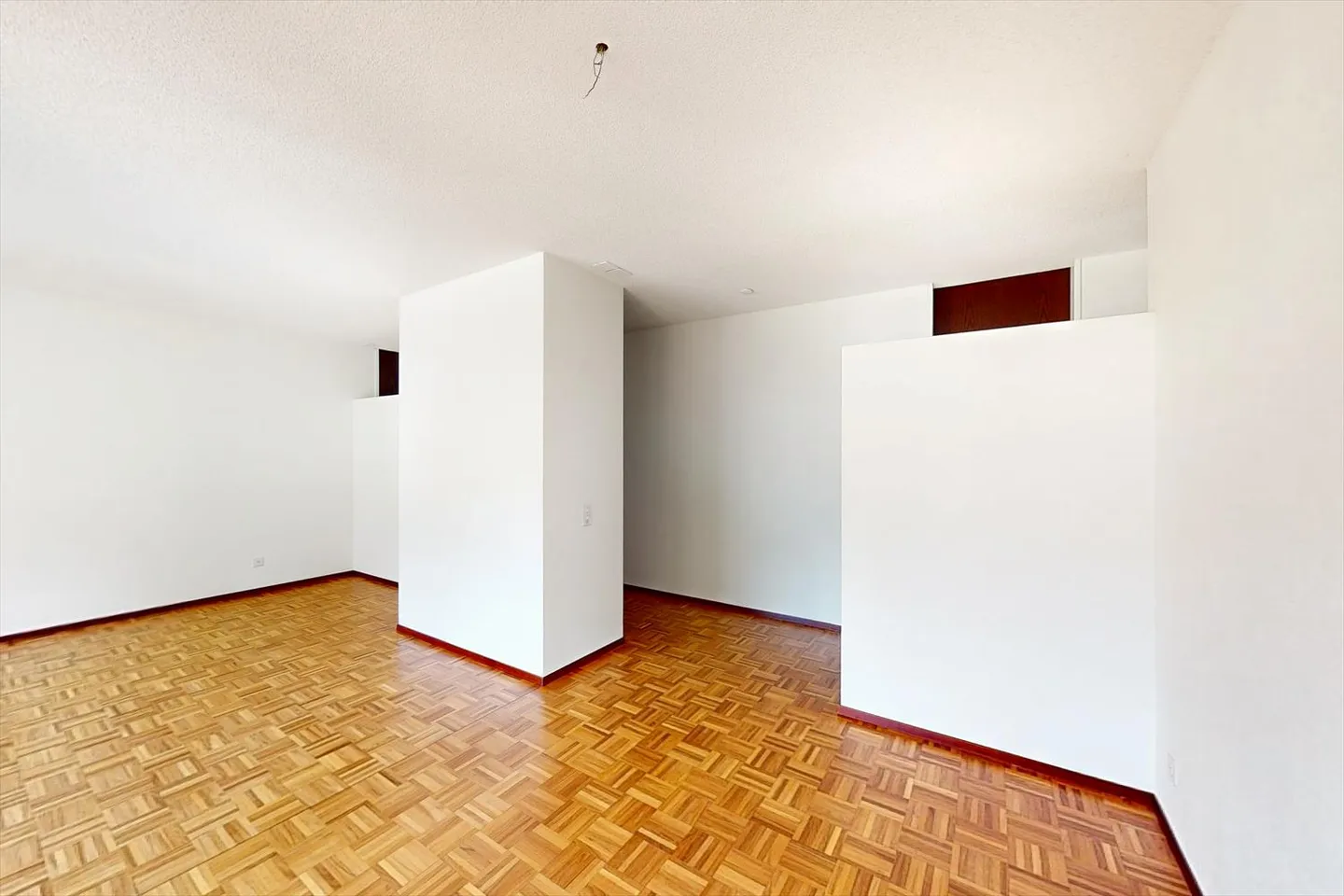 Spacious 3.5 rooms in Giubiasco - Photo 2 of 9