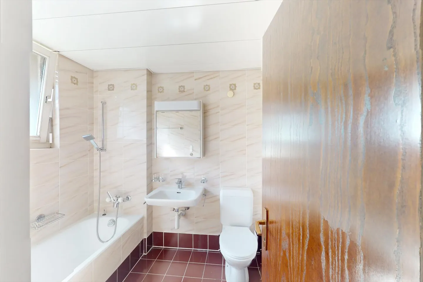 Spacious 3.5 rooms in Giubiasco - Photo 6 of 9