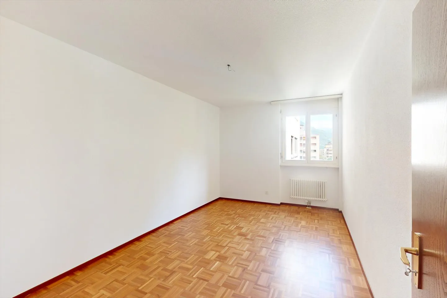 Spacious 3.5 rooms in Giubiasco - Photo 7 of 9