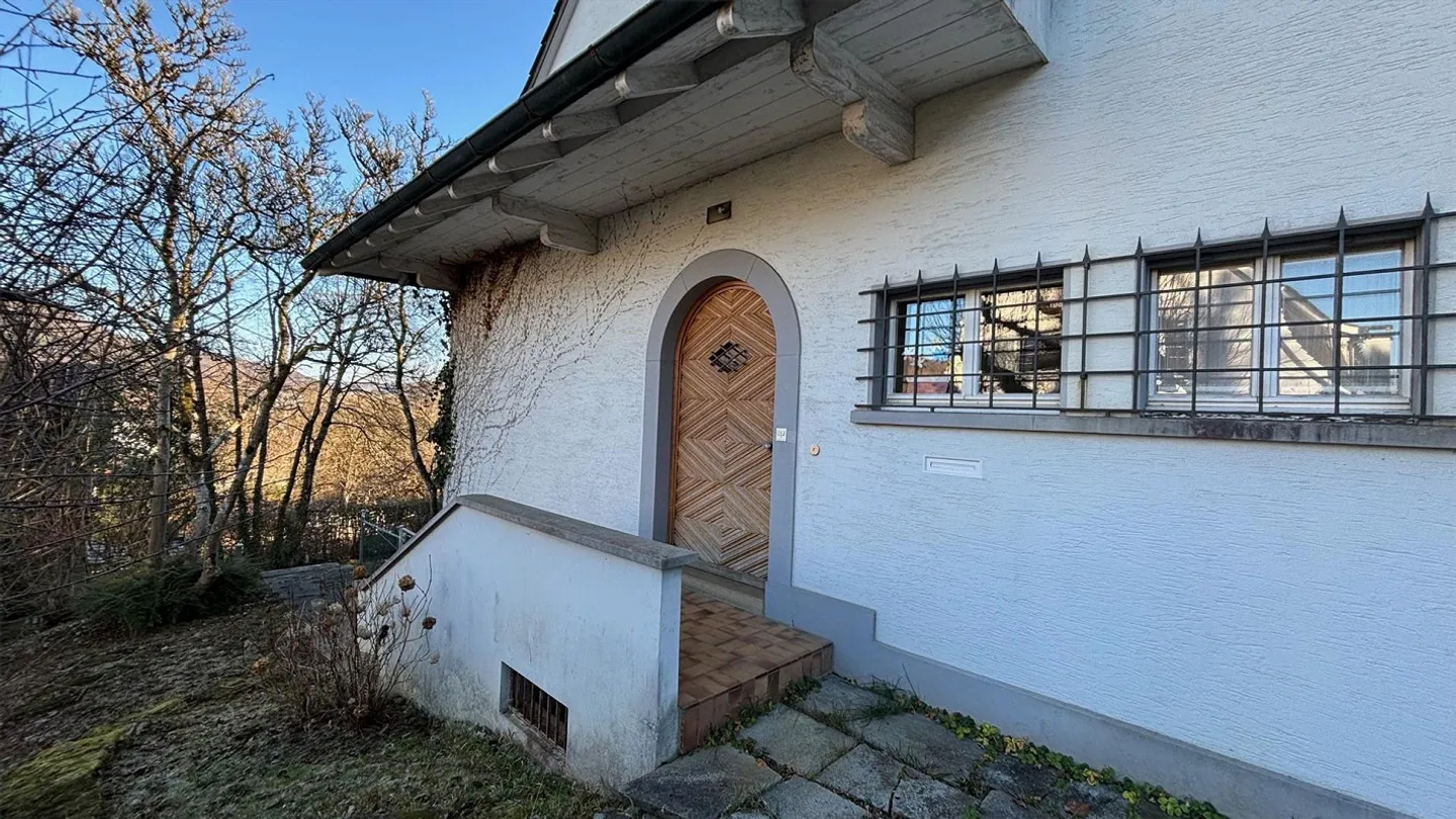 10-room villa with large garden in a sunny and quiet location - Photo 6 of 20