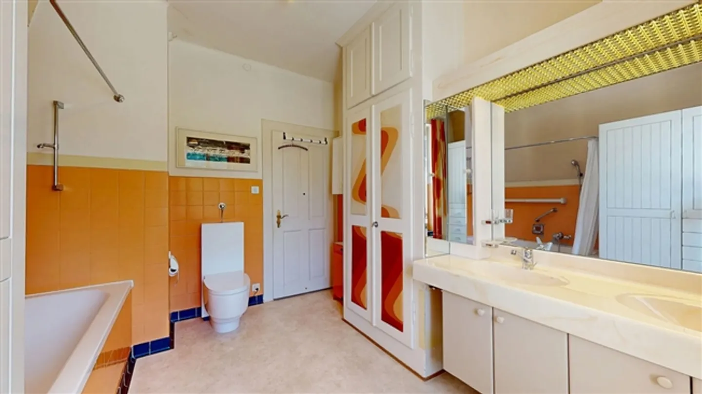 «Herrenhaus mit Arztpraxis und Schwimmhalle an bevorzugter Lage» - Foto 14 von 20