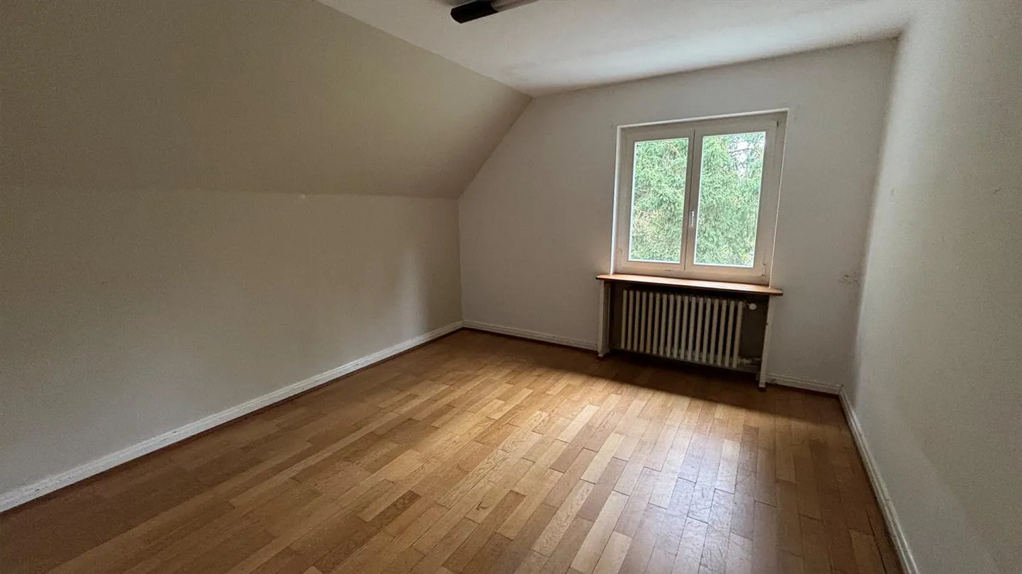 10-room villa with large garden in a sunny and quiet location - Photo 13 of 20