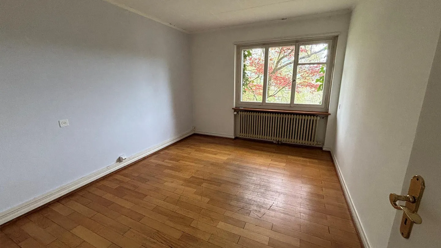 10-room villa with large garden in a sunny and quiet location - Photo 7 of 20