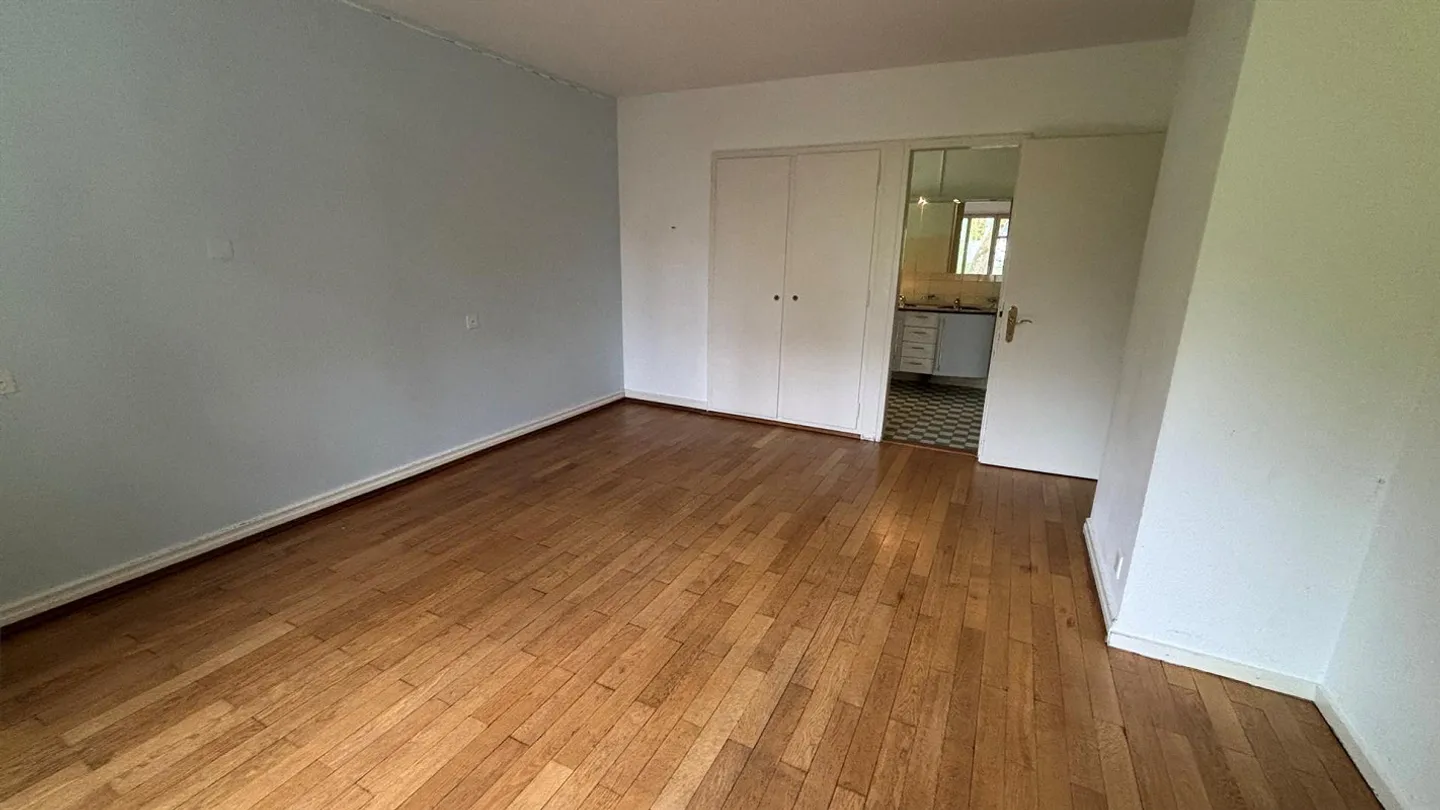 10-room villa with large garden in a sunny and quiet location - Photo 10 of 20