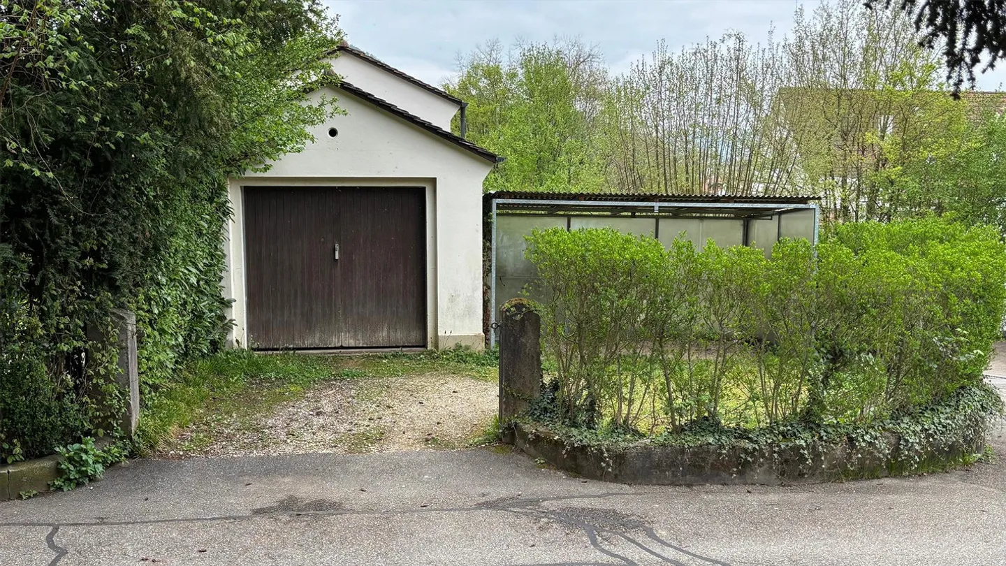 10-room villa with large garden in a sunny and quiet location - Photo 19 of 20