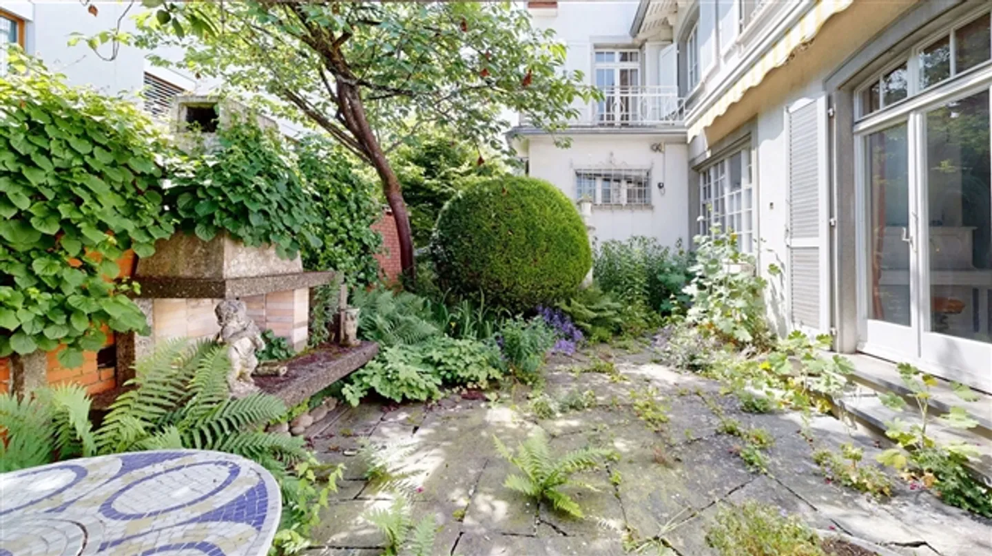 «Herrenhaus mit Arztpraxis und Schwimmhalle an bevorzugter Lage» - Foto 16 von 20