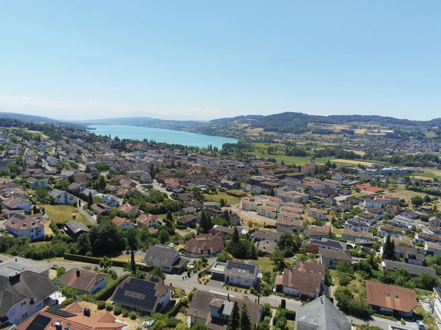 Appartement neuf de 3,5 pièces attrayant dans un emplacement en pente recherché - Photo 5 sur 12