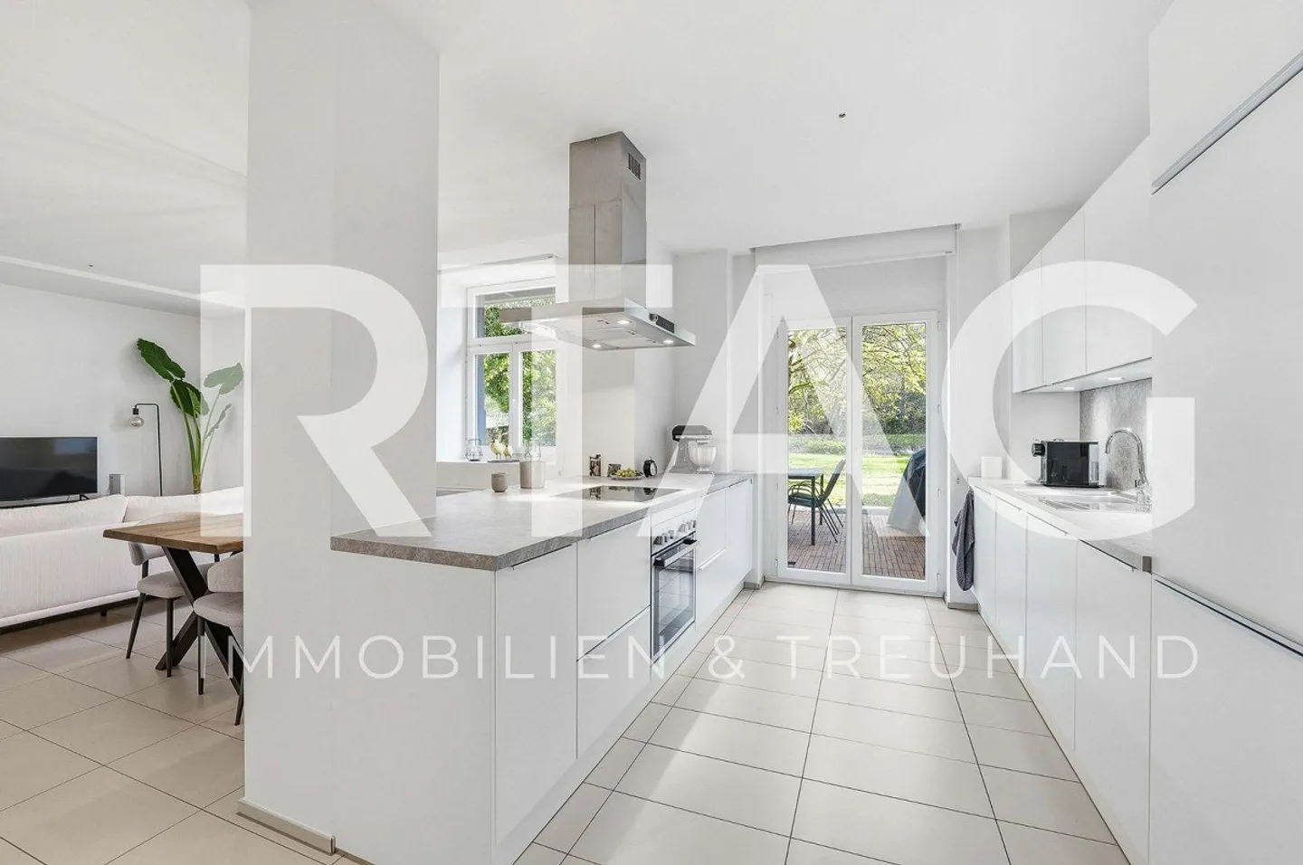 2.5-Room Apartment - Photo 1 of 12