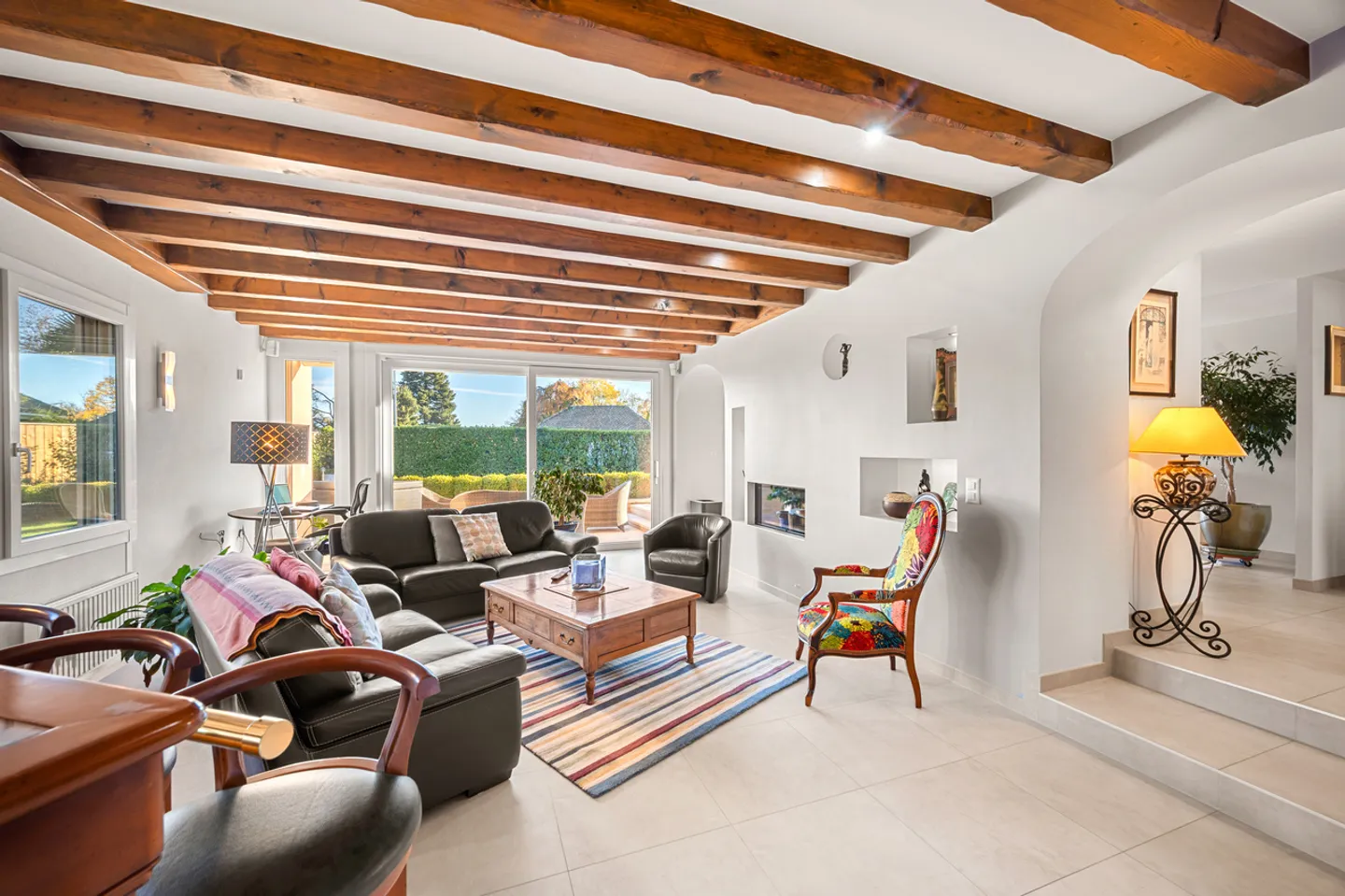 Sehr schöne individuelle Villa mit Pool nur wenige Schritte vom See in Crans - Foto 5 von 14