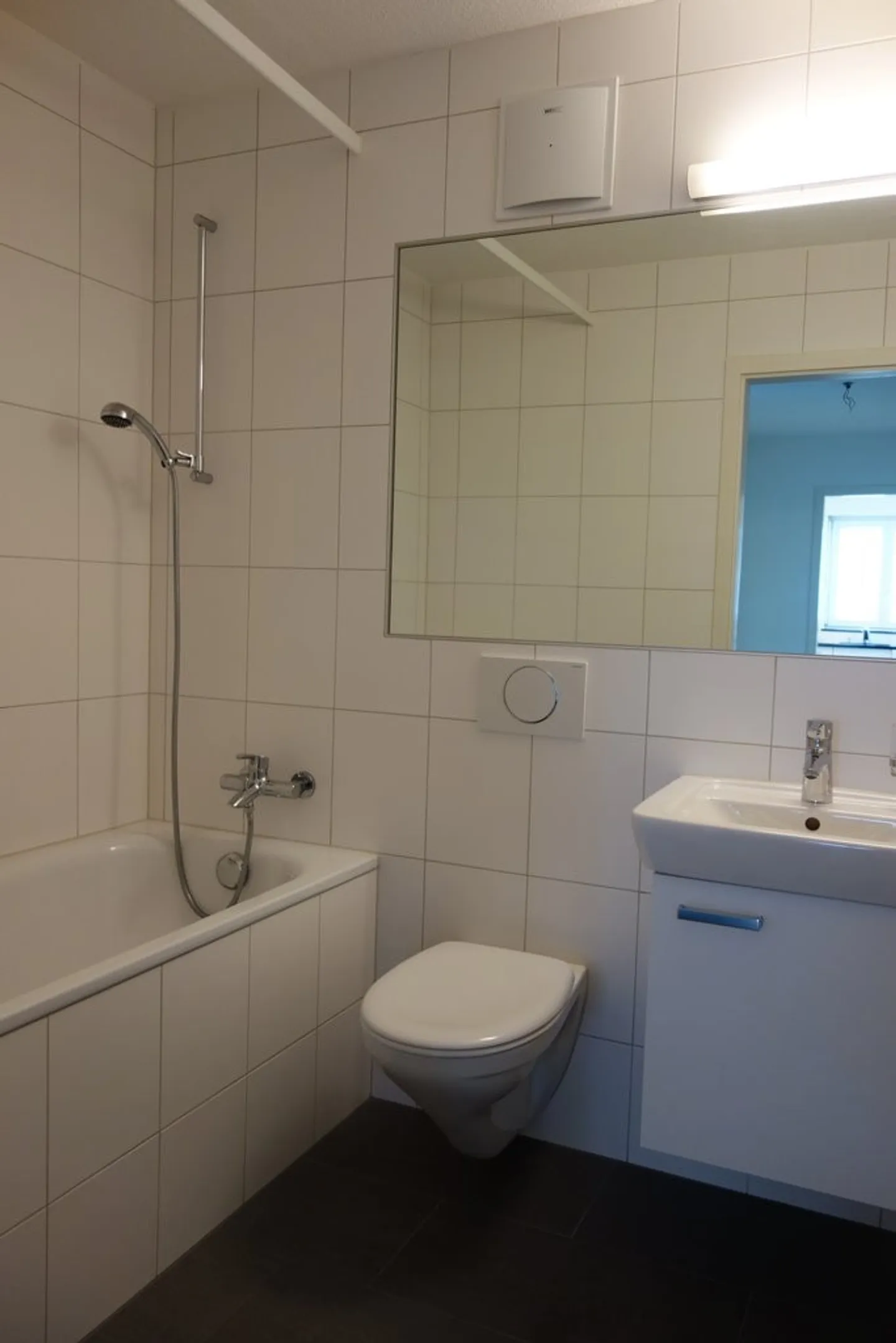 Bell&#x27;appartamento con vista sul lago - Foto 4 di 9