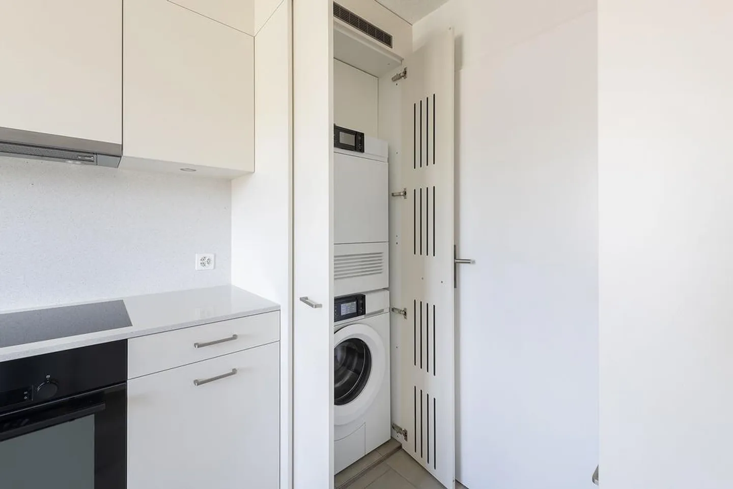 Frisch sanierte 2-Zimmerwohnung mit Balkon und Waschturm - Foto 3 von 4