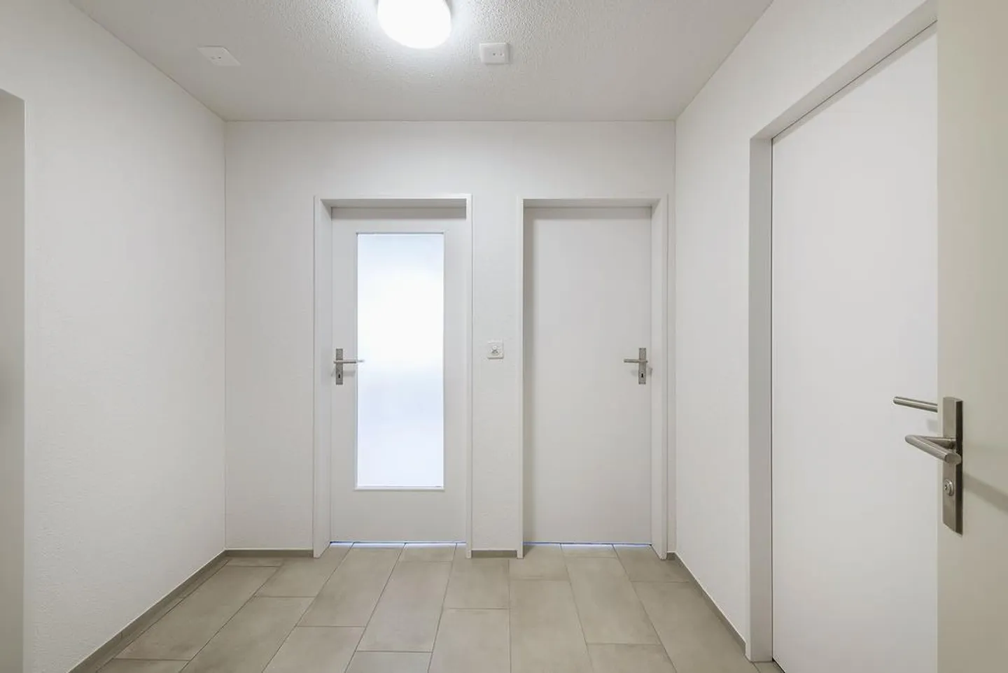 Frisch sanierte 2-Zimmerwohnung mit Balkon und Waschturm - Foto 4 von 4