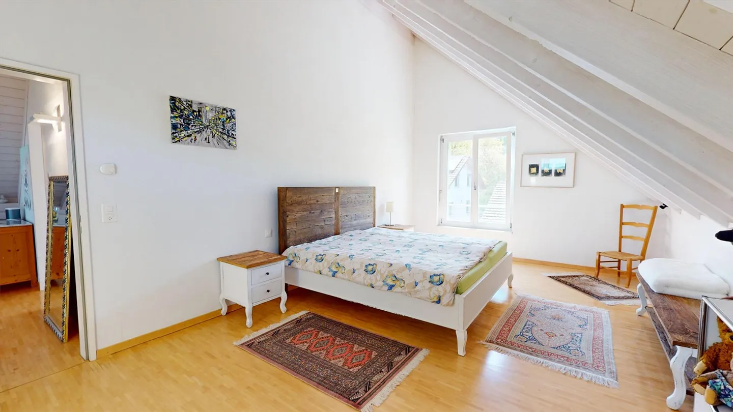 Incantevole casa unifamiliare di 7 stanze con splendida vista panoramica, doppio garage e bel giardino - Foto 6 di 12