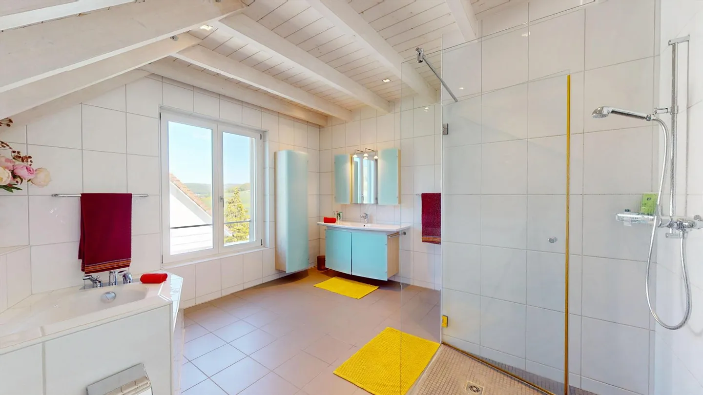 Incantevole casa unifamiliare di 7 stanze con splendida vista panoramica, doppio garage e bel giardino - Foto 7 di 12